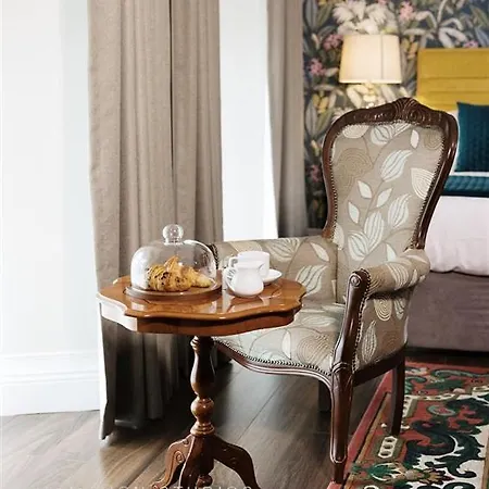 Corbett Court Hotel 3*